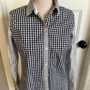 A&F Button Shirt, black and white size small